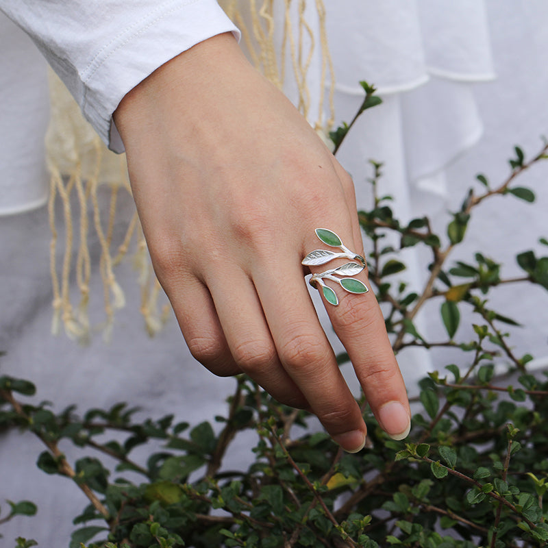Spring in the Air Leaves Adjustable Ring